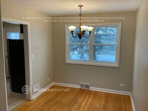 5240 Lee St in Skokie, IL - Foto de edificio - Building Photo