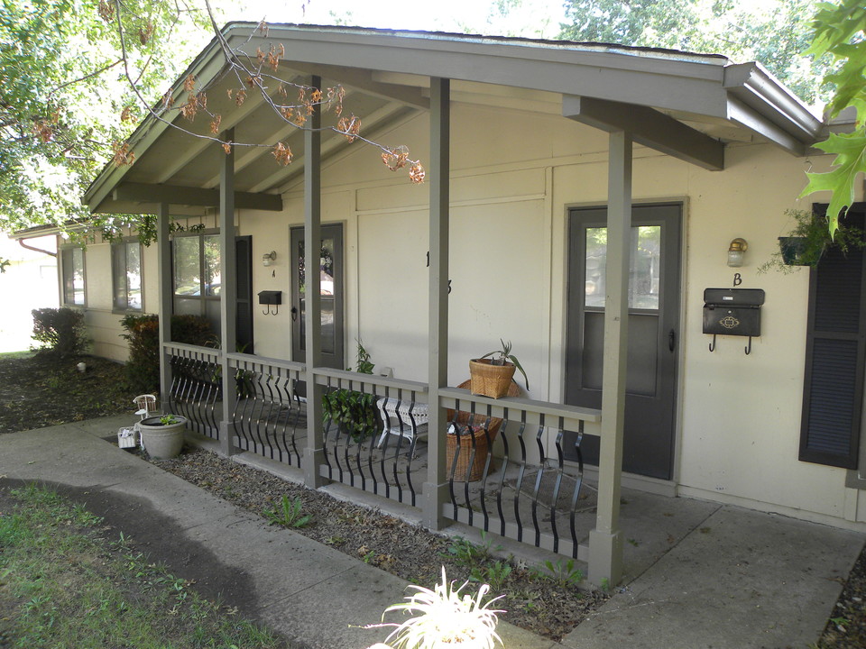 Robin Hills in Lee's Summit, MO - Building Photo