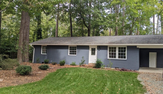 204 Celeste Cir in Chapel Hill, NC - Building Photo - Building Photo