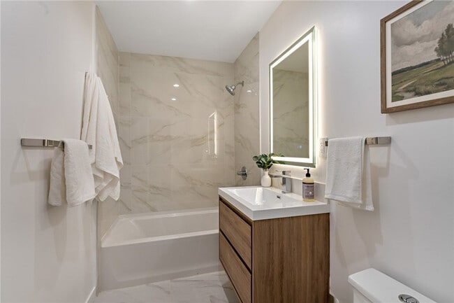 17227 Minnehaha St in Los Angeles, CA - Building Photo - Building Photo