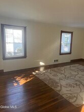 52 Walnut St in Saratoga Springs, NY - Building Photo - Building Photo