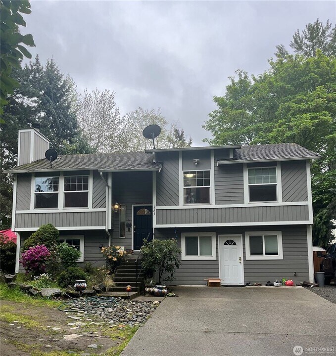 1903 NE 19th Pl in Renton, WA - Building Photo
