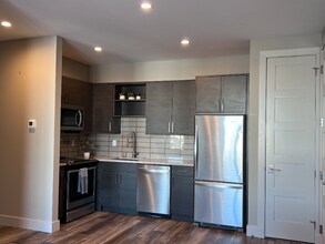 75 Highnoon Way in Bozeman, MT - Foto de edificio - Building Photo