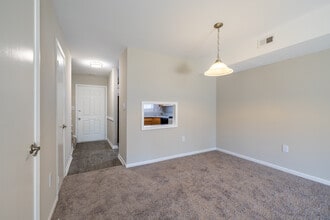 Gateway Townhomes in Hampton, VA - Building Photo - Interior Photo