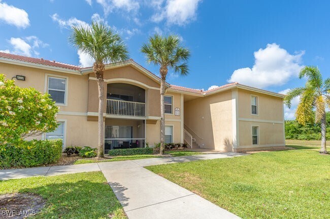 8235 Ibis Club Dr in Naples, FL - Building Photo