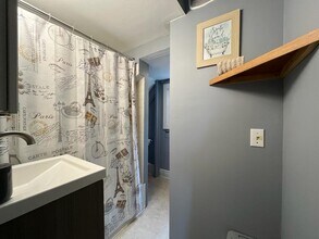 208 Hudson St, Unit 1 in Ithaca, NY - Building Photo - Building Photo