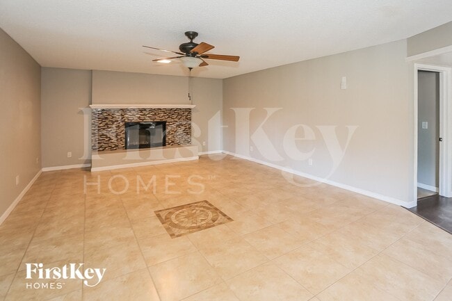 8427 N 47th Dr in Glendale, AZ - Foto de edificio - Building Photo