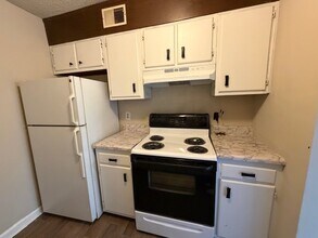 2624 Randleman Rd, Unit A in Greensboro, NC - Foto de edificio - Building Photo