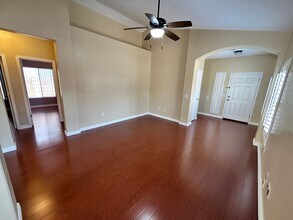 13452 W Berridge Ln in Litchfield Park, AZ - Foto de edificio - Building Photo