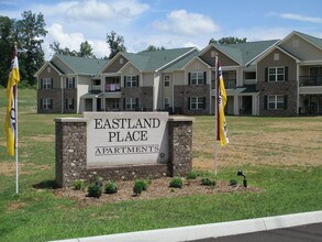 Eastland Place Apartments in Blaine, TN - Foto de edificio - Building Photo