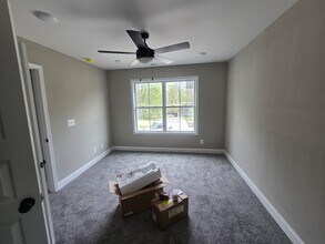 615 5th Ave E, Unit B in Springfield, TN - Building Photo - Building Photo