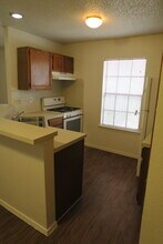 1213 Ridgemont St in Round Rock, TX - Foto de edificio - Building Photo