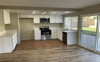 2315 S Pleasant Ave in Ontario, CA - Building Photo - Building Photo