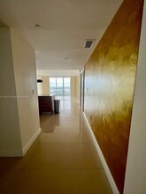 50 Biscayne Blvd in Miami, FL - Building Photo - Building Photo