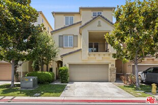 20295 Estuary Ln in Newport Beach, CA - Building Photo