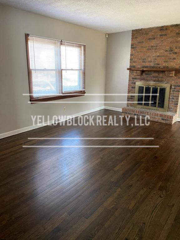 8661 Sleepy Hollow Rd in Kansas City, MO - Building Photo - Building Photo