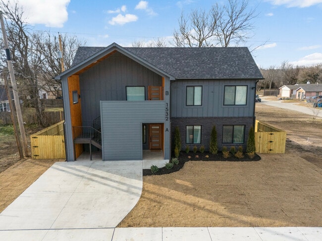 property at 1532 N Madison Ave