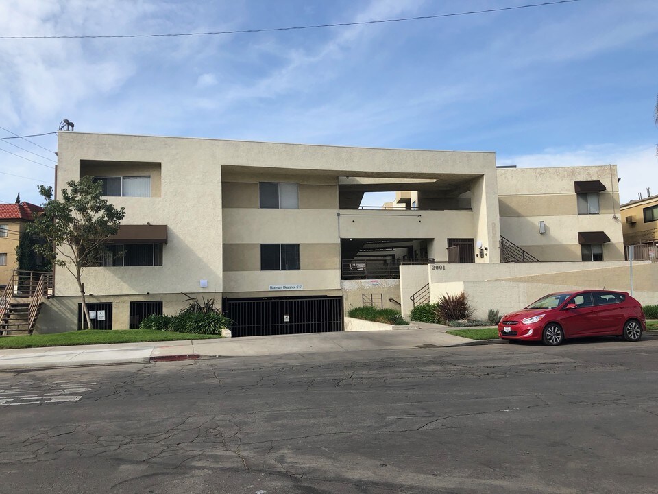 Grismer Apartments in Burbank, CA - Building Photo