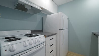 Tiffany Apartments in Pittsburgh, PA - Foto de edificio - Building Photo