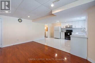 18 Eton St in Markham, ON - Building Photo - Building Photo