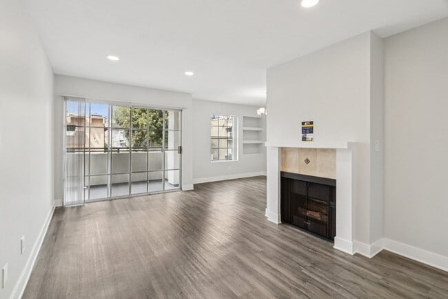 616 North Sweetzer Avenue in Los Angeles, CA - Building Photo - Interior Photo