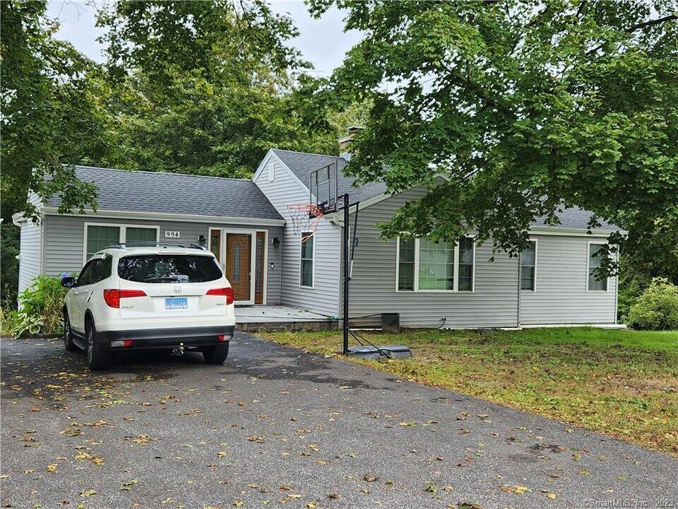 994 Bunker Hill Ave in Waterbury, CT - Building Photo