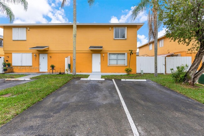 249 NE 12th Ave in Homestead, FL - Building Photo - Building Photo