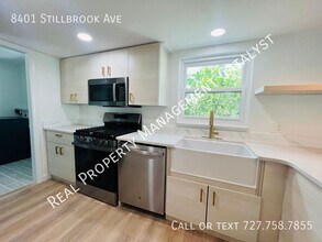 8401 Stillbrook Ave in Tampa, FL - Building Photo - Building Photo