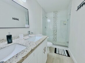 2841 SW 4th Ct in Fort Lauderdale, FL - Building Photo - Building Photo