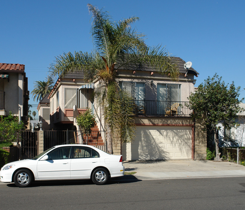 129 11th St in Seal Beach, CA - Foto de edificio