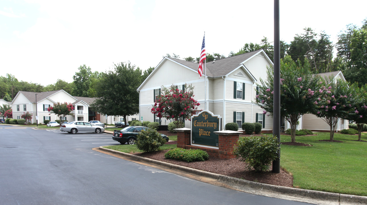 Canterbury Place in Reidsville, NC - Building Photo