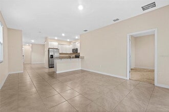 5260 Sunshine Dr in Wildwood, FL - Foto de edificio - Building Photo