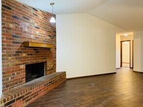 11630 Vail Dr in Oklahoma City, OK - Building Photo - Building Photo