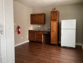 304 W Burgess St in Pittsburgh, PA - Building Photo - Building Photo