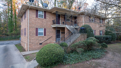 2211 Morehead Ave in Durham, NC - Building Photo - Primary Photo