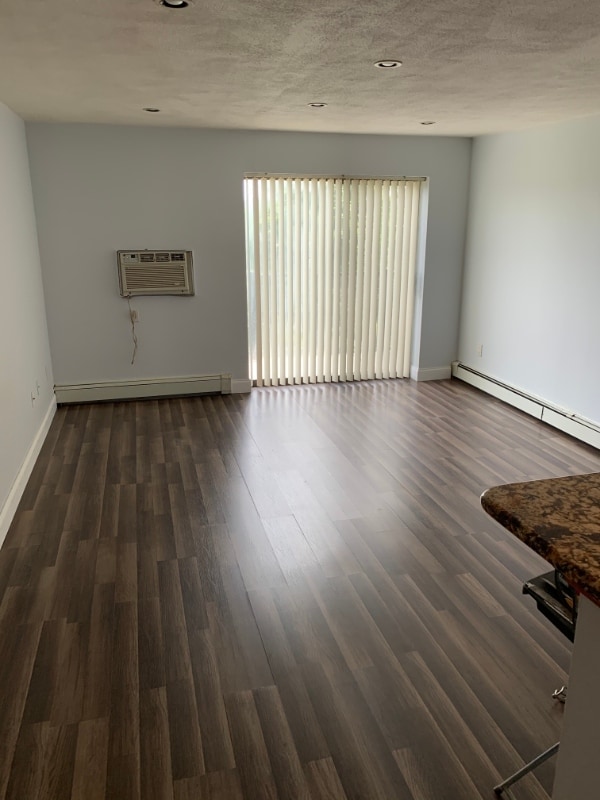 1100 Governors Dr in Winthrop, MA - Building Photo - Building Photo