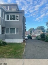 15 Ackerman St in Bloomfield, NJ - Building Photo - Building Photo