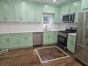 94 Briggs Ave in Yonkers, NY - Building Photo - Building Photo