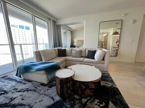 3101 Bayshore Dr, Unit 1806 in Fort Lauderdale, FL - Building Photo - Building Photo