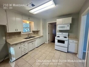 210 W Marshall Dr in Midwest City, OK - Building Photo - Building Photo