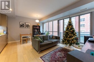 55 Front St E in Toronto, ON - Building Photo - Building Photo