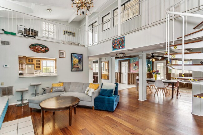 1402 Via De Luna Dr in Pensacola Beach, FL - Building Photo - Building Photo