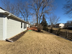 1431 Brookwood Cir in Algonquin, IL - Foto de edificio - Building Photo