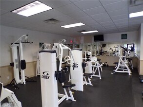 12581 Kelly Sands Way in Ft. Myers, FL - Foto de edificio - Building Photo
