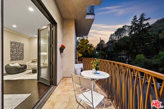 6477 Deep Dell Pl in Los Angeles, CA - Building Photo - Building Photo