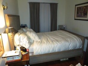 8 Sanborn Ave, Unit 2 in Somerville, MA - Building Photo - Building Photo