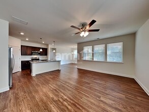 5125 Staten Ln in Cumming, GA - Foto de edificio - Building Photo