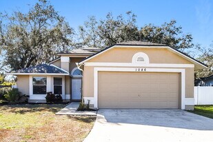 1086 Manigan Ave in Oviedo, FL - Building Photo