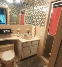 201 Hoffman Ave, Unit 25 in Cranston, RI - Building Photo - Building Photo