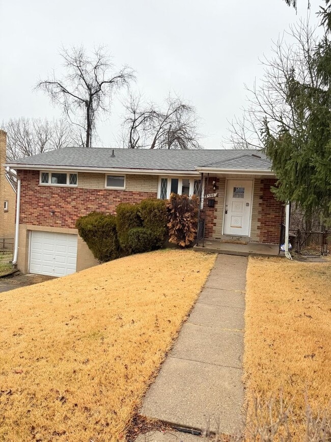 580 Guylyn Dr in Pittsburgh, PA - Building Photo - Building Photo